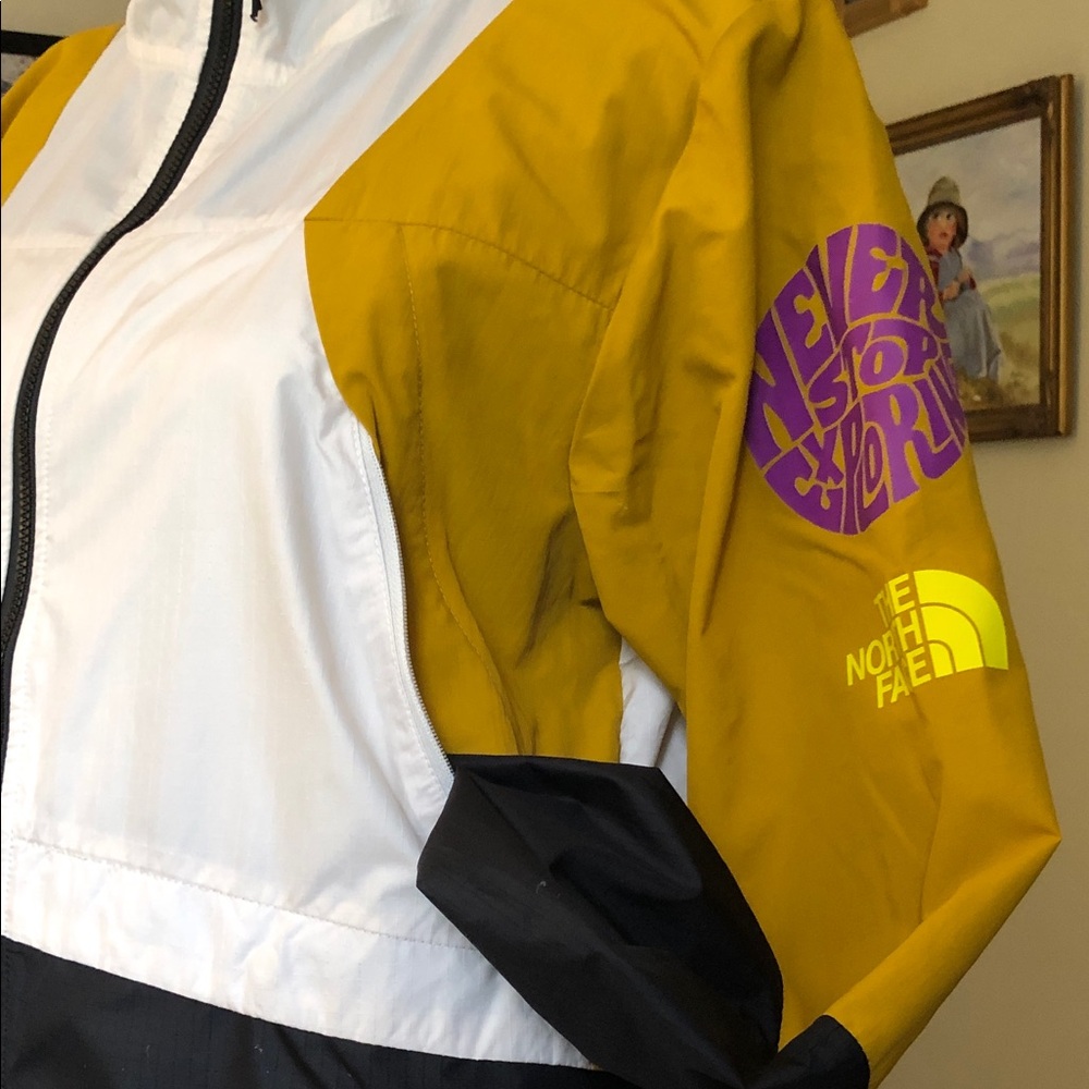 The North Face Trailwear Wind Whistle jacket